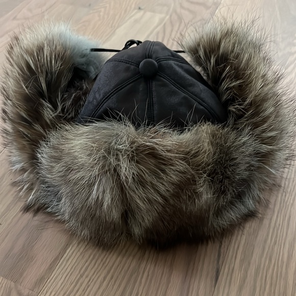 Fox fur hat - Picture 3 of 6